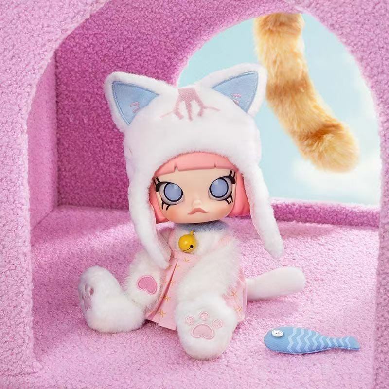 Molly Peekaboo 1/8 Action Figure