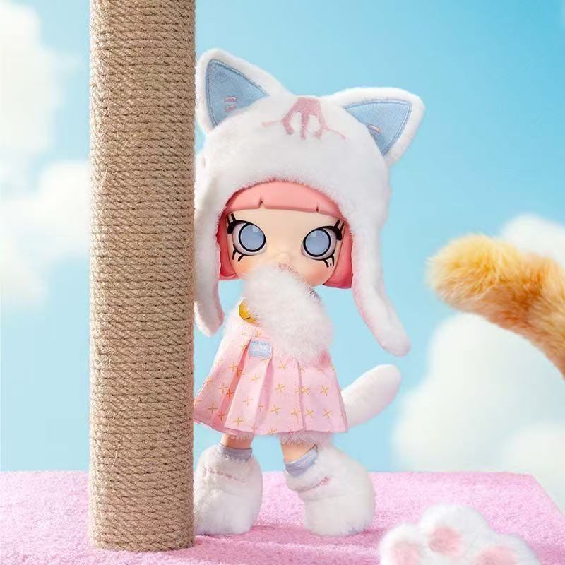 Molly Peekaboo 1/8 Action Figure