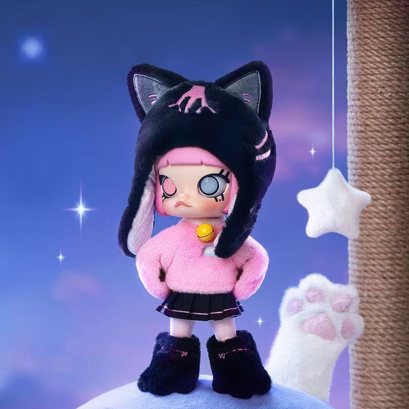 Molly Peekaboo 1/8 Action Figure