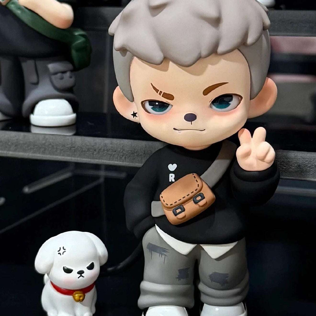 Rayan Walking The Dog Series Limited Hanging Card Figure