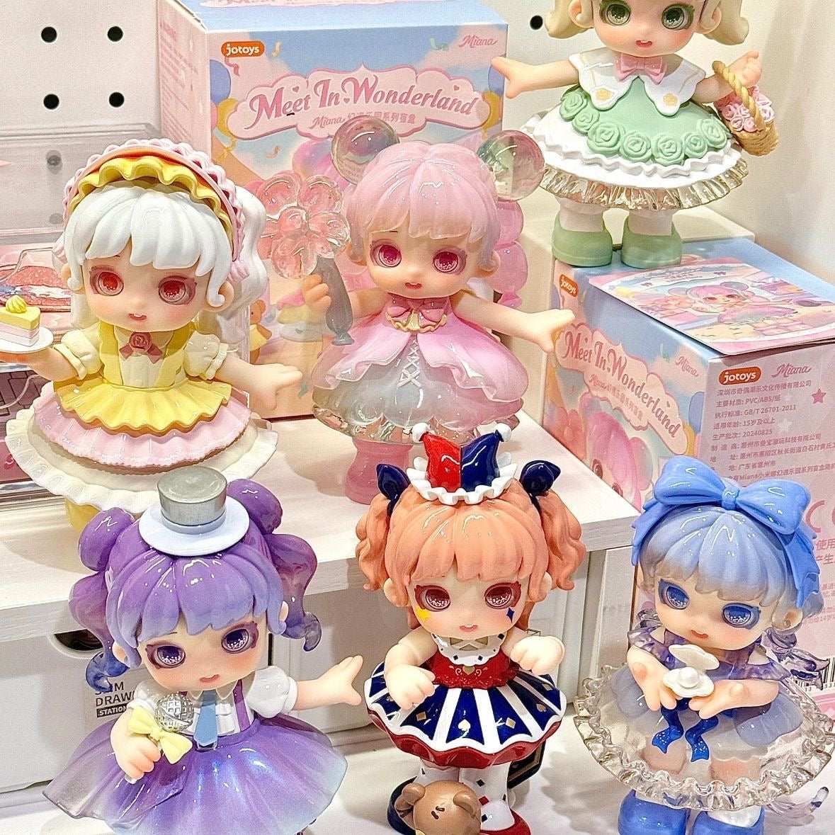 Miana Meet In Wonderland Series Blind Box Figures