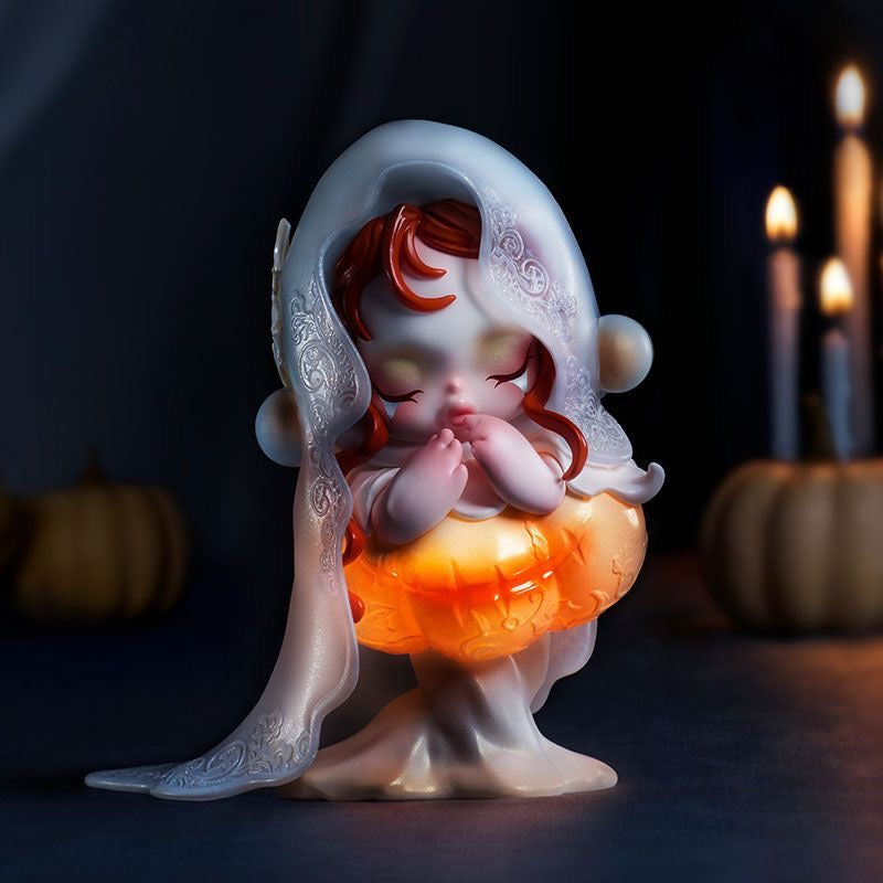 SKULLPANDA White Moon Contract Figure