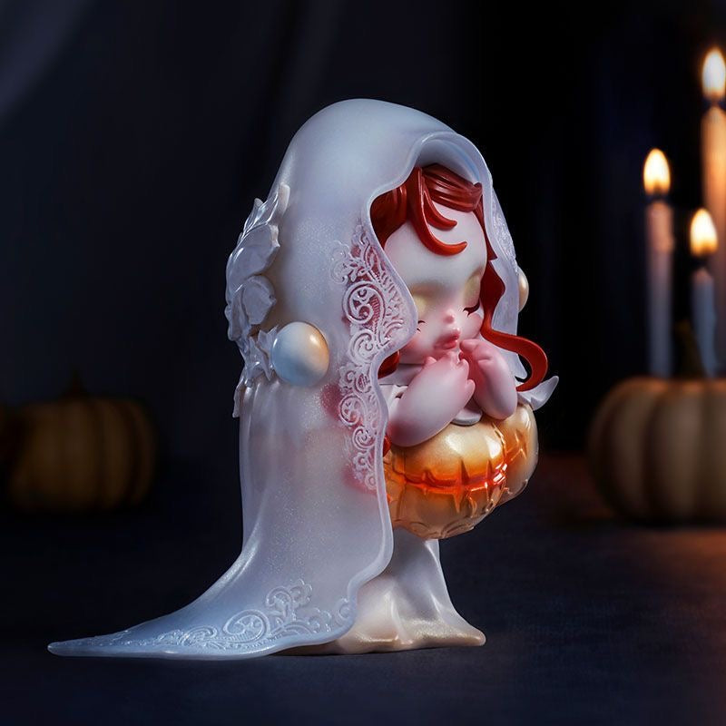 SKULLPANDA White Moon Contract Figure